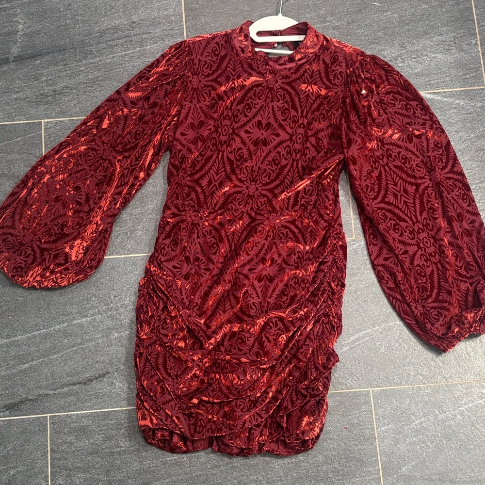 NWOT, Burgundy VICI velvet burnout puff sleeve open back dress